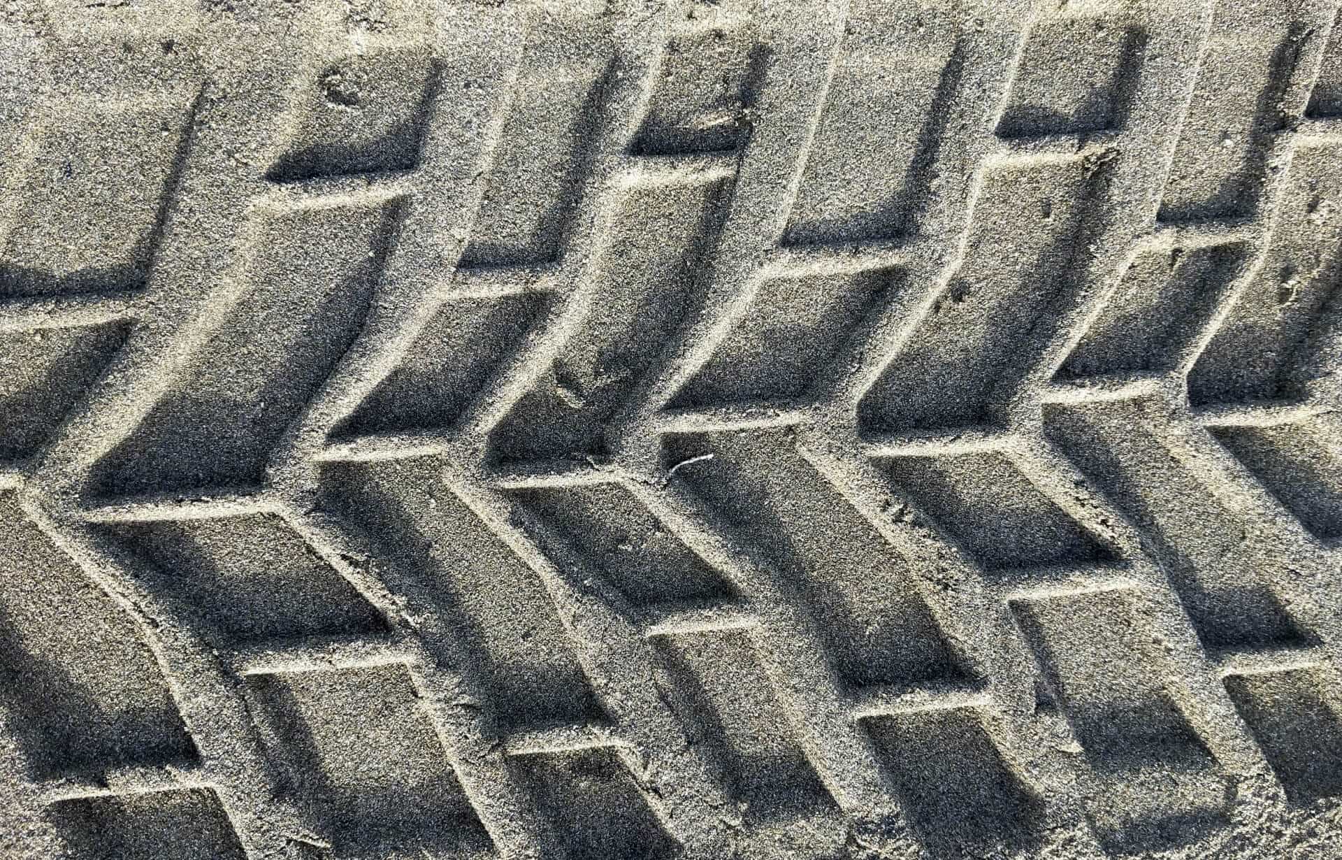 轮胎痕迹。